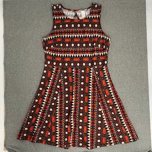 H&M Aztec Tribal Print Dress‎ Large Sleeveless Round Neck Red Black White